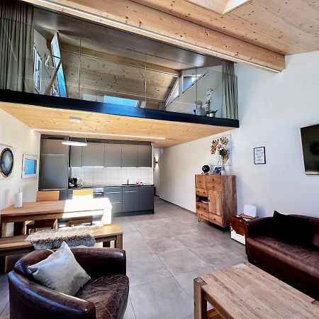 Apartamento Beim Brunnen Gsteigwiler Exterior foto