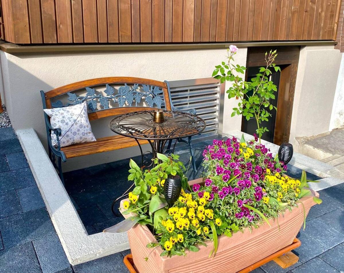 Apartamento Beim Brunnen Gsteigwiler Exterior foto
